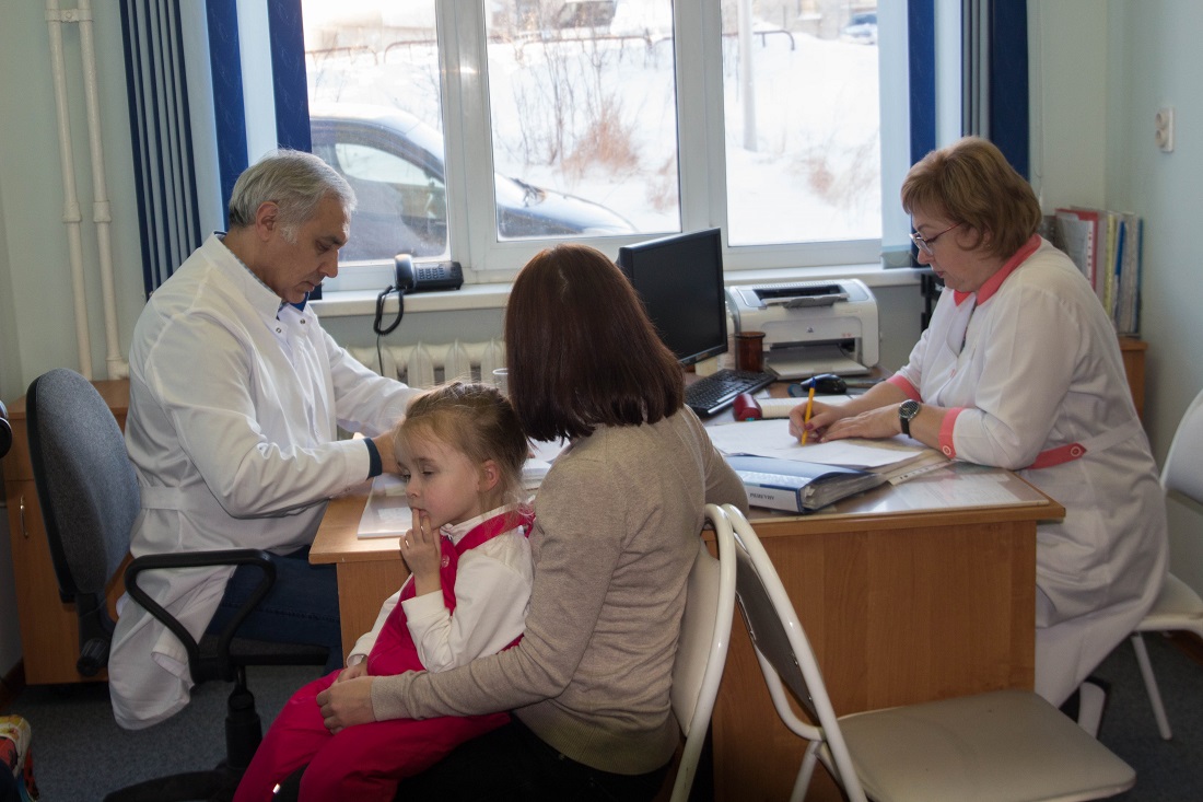 Строительство медицинских учреждений в Магаданской области Сергей Носов обсудил с Вероникой Скворцовой