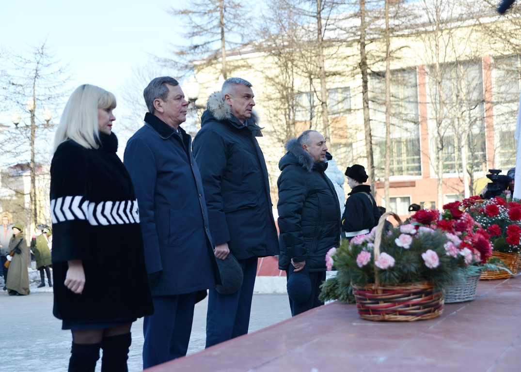 Губернатор Магаданской области принял участие в торжественных мероприятиях, посвященных Дню защитников Отечества