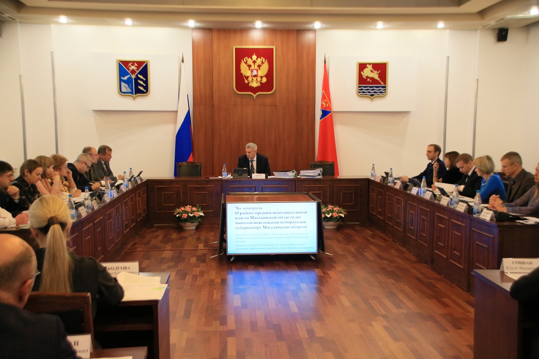 Губернатор территории Сергей Носов провел заседание регионального правительства